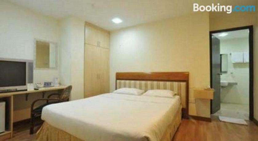 Hotel Ambassador @ Bukit Bintang Куала-Лумпур Экстерьер фото